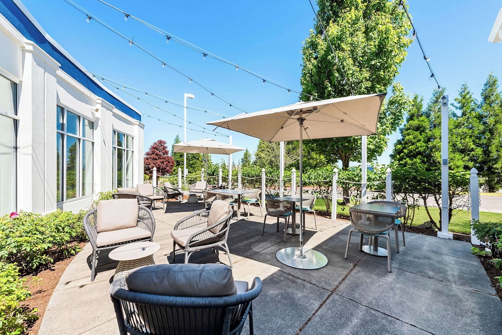 Hilton Garden Inn Seattle North Everett - photo 53