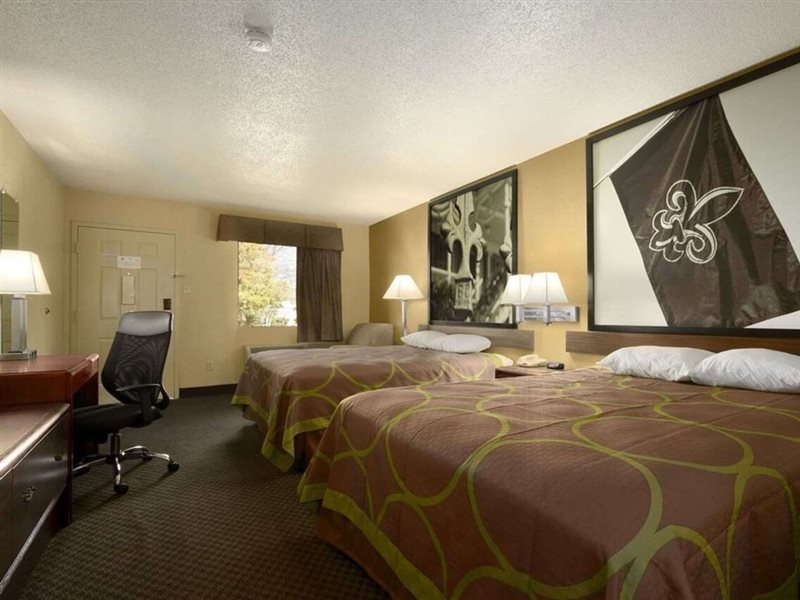 Super 8 by Wyndham Calhoun - photo 15