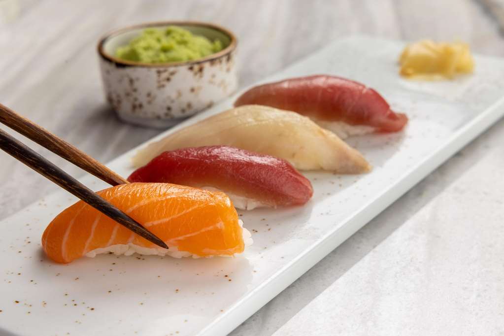 czp Food MOMO Nigiri