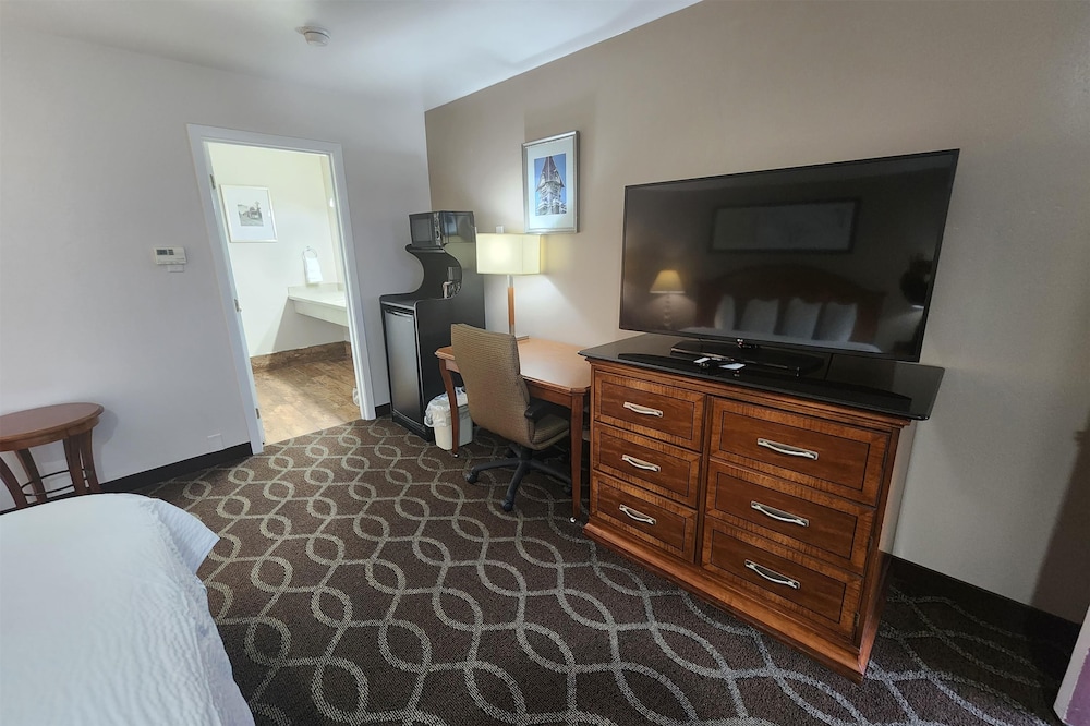 Ramada Bayside Inn & Suites Eureka - photo 12