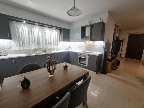 Evi's & George's Home — 4-Star Luxury Hotel in Irakleio, Greece