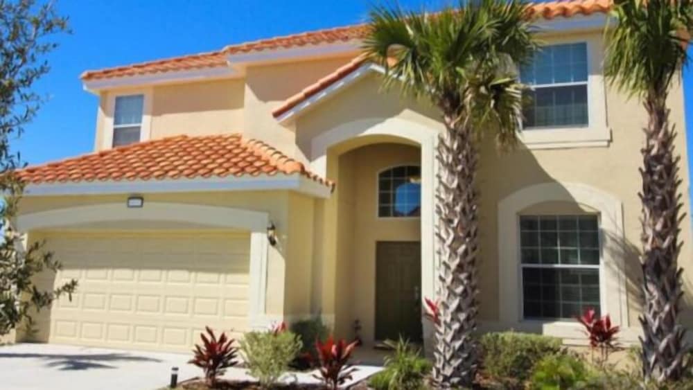 Dream Vacation Home With CDC Cleaning Standards Stunning and Spacioud 6BD Villa Near Disney #6av350 — 4-Star Luxury Hotel in Davenport, United States