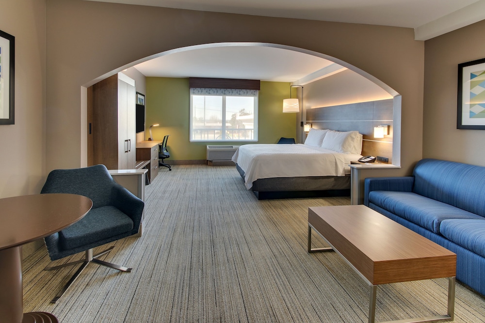 Holiday Inn Express & Suites Columbus Fort Benning Maingate by IHG - photo 8
