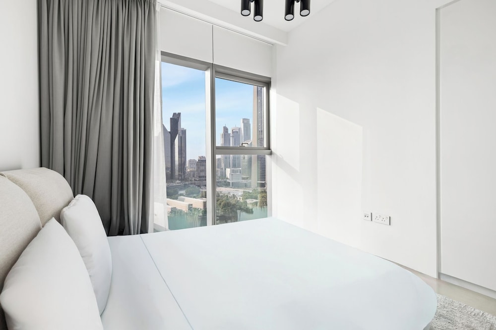 2BR Full Burj Khalifa View — 4-Star Luxury Hotel in Dubai, United Arab Emirates