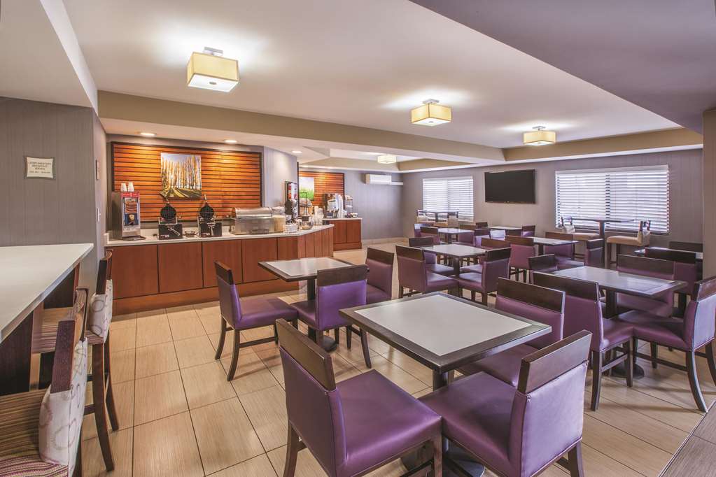 La Quinta Inn & Suites by Wyndham Erie - photo 56