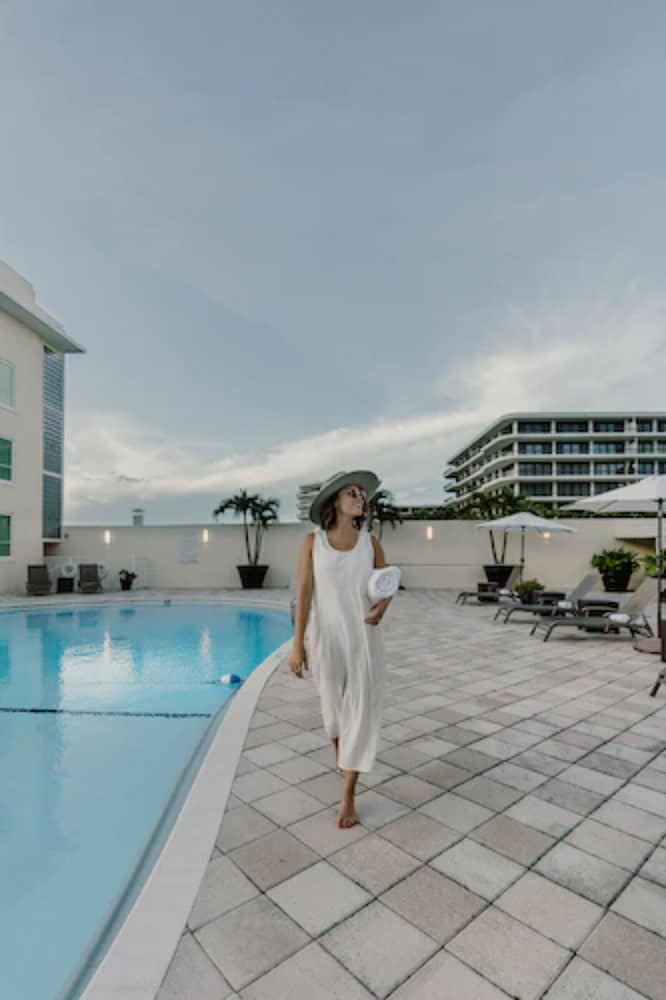 The Ambassador Palm Beach Hotel & Residences - photo 11