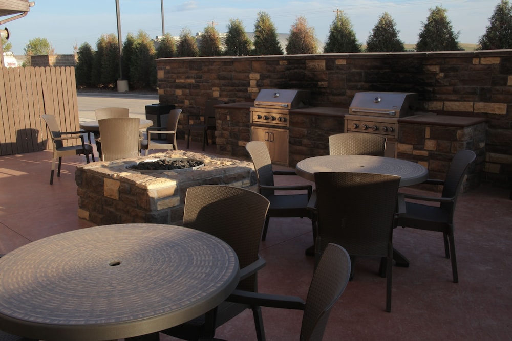 Little Missouri Inn & Suites - photo 31