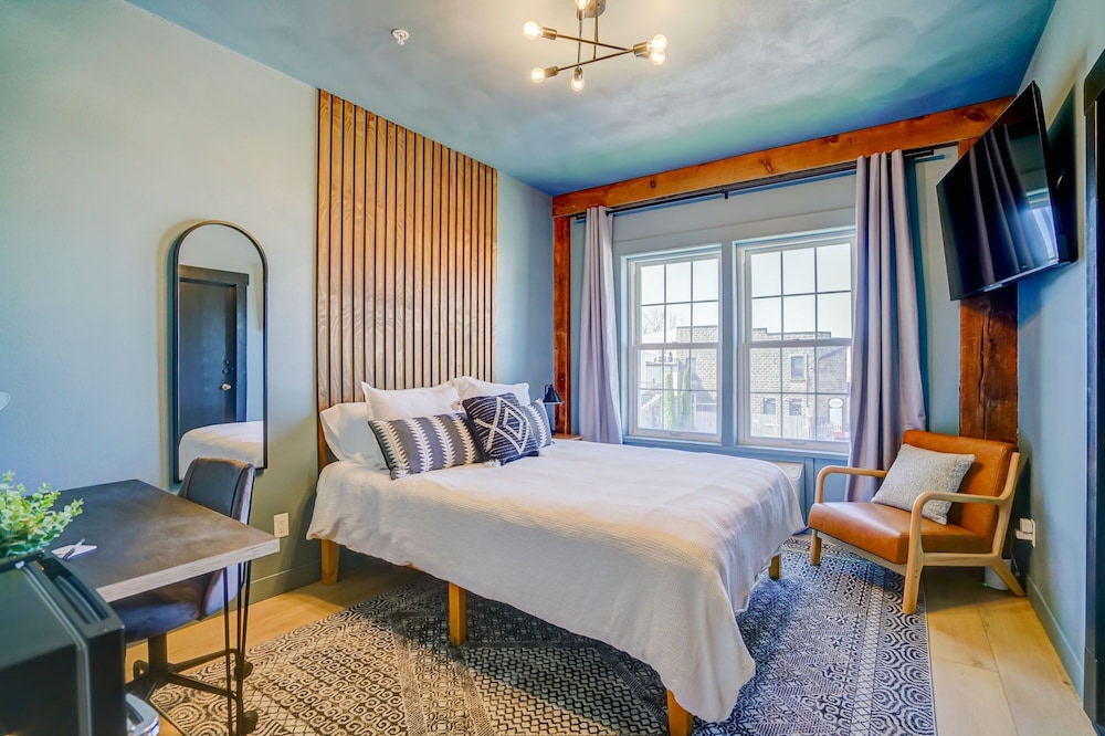 The Mill Hotel — Waunakee