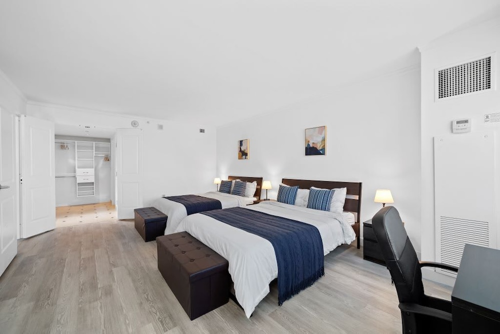 2br 3ba Condo Right Between Hard Rock and Ocean Casino - photo 4