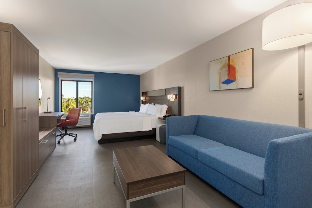 Holiday Inn Express Hotel & Suites Tampa Rocky Point Island by IHG - photo 14