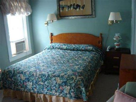 Maplehurst Inn - photo 5