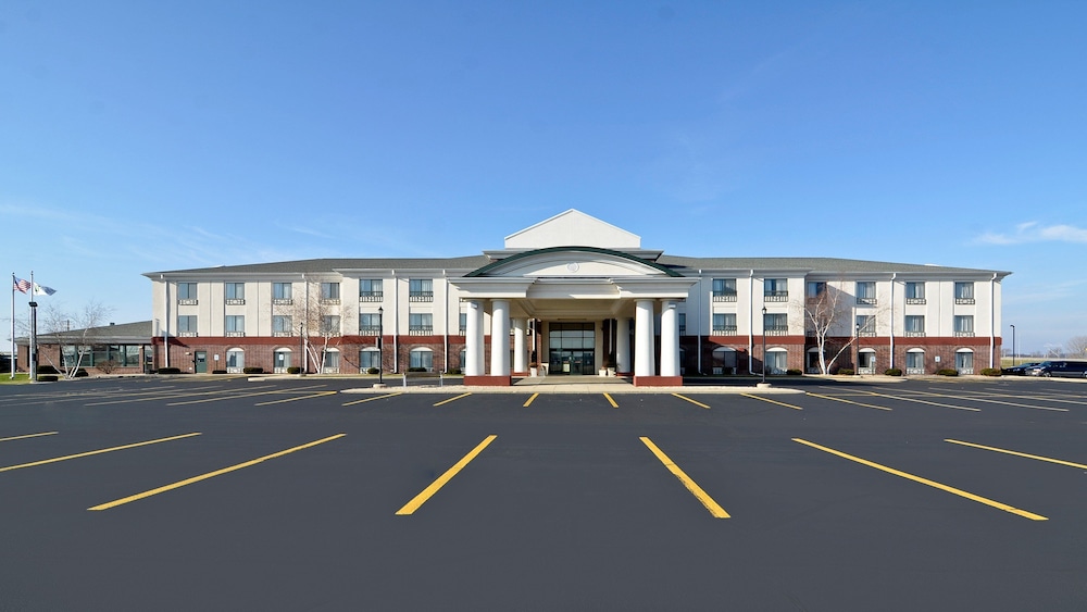Holiday Inn Express Hotel & Suites Fort Atkinson an IHG Hotel - featured photo