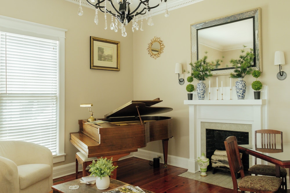 The Trott House Inn - photo 24