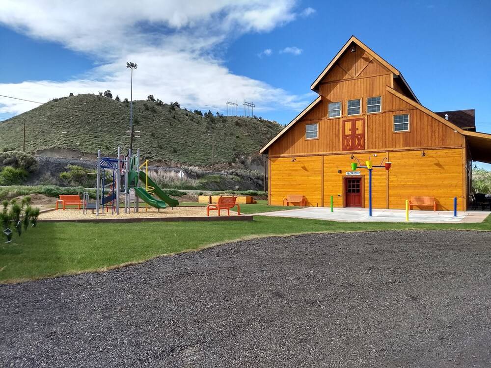 Castle Gate RV Park - photo 22