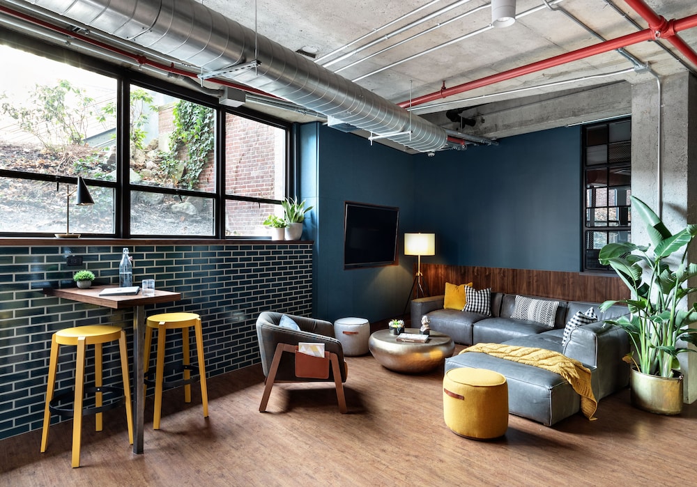 The Revolution Hotel - photo 90