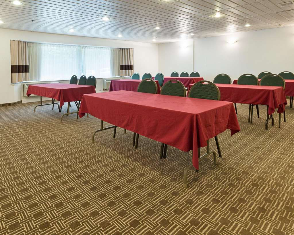 Comfort Inn & Suites Syracuse Carrier Circle - photo 26