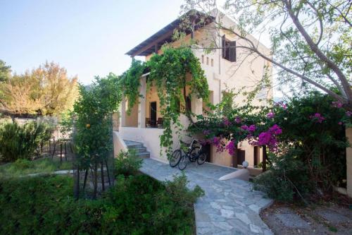 Sini Apartments 3a — 4-Star Luxury Hotel in Kefalos, Greece