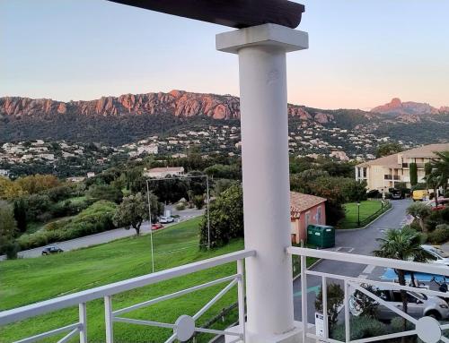 Heart of Holiday Village Near Beach Wifi Parking in Saint-Raphael, France