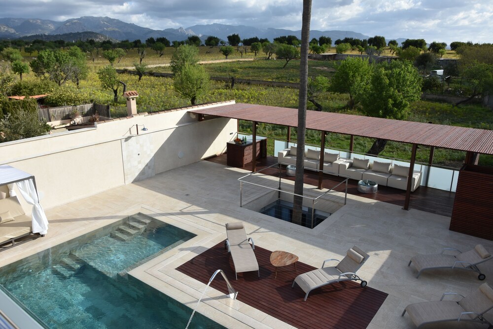 Villa Rainbow Home Mallorca — 4-Star Luxury Hotel in Palma, Spain