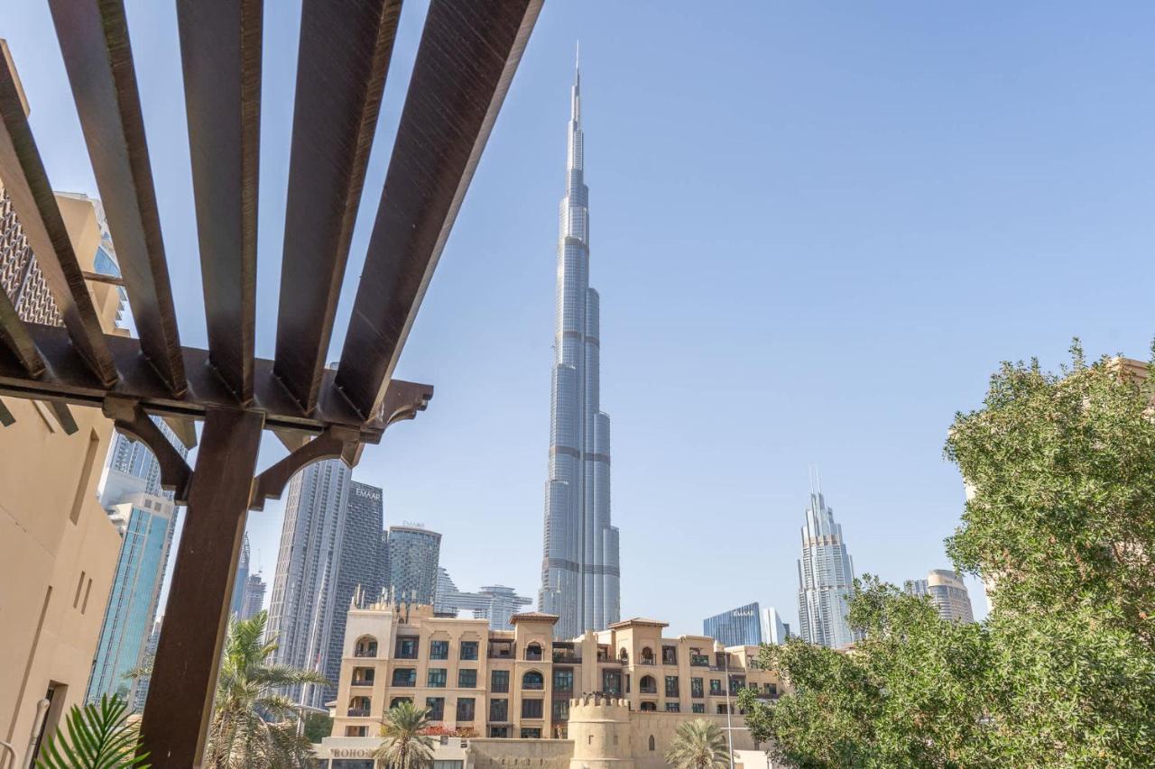 AirDXB Luxury Living in the Heart of Dubai Next to Dubai Mall and Fountains Stunning Full Burj Khalifa View — 4-Star Luxury Hotel in Dubai, United Arab Emirates