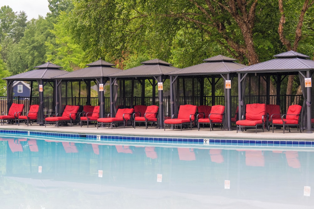 Country Cascades Waterpark Resort - photo 48