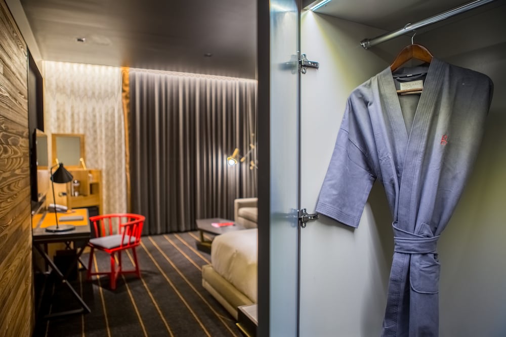 The George by Valencia Hotel Collection - photo 7