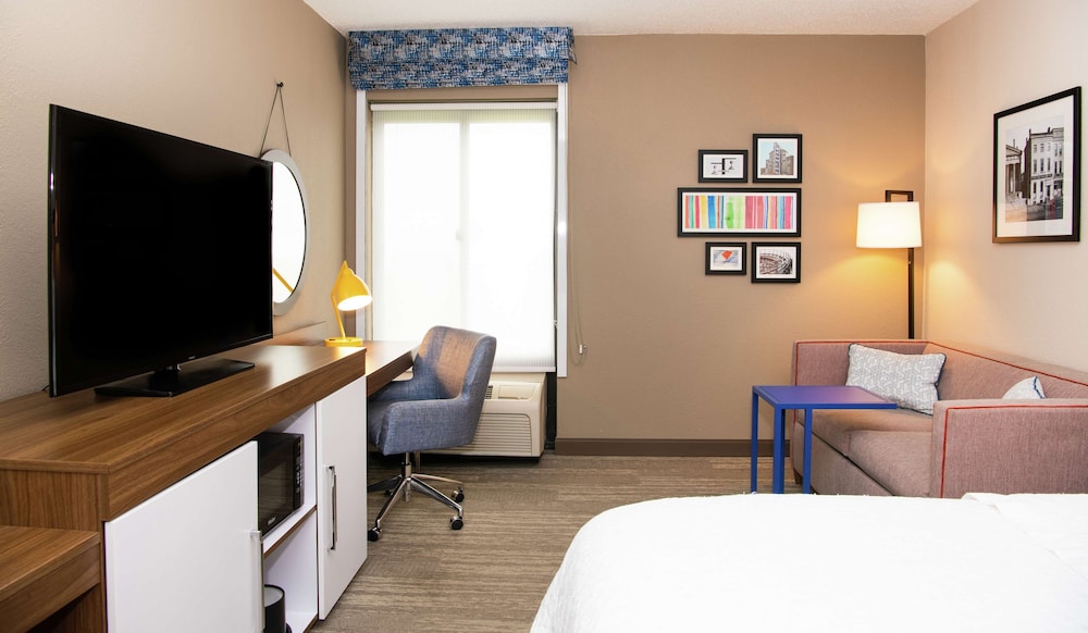 Hampton Inn Erie South - photo 8