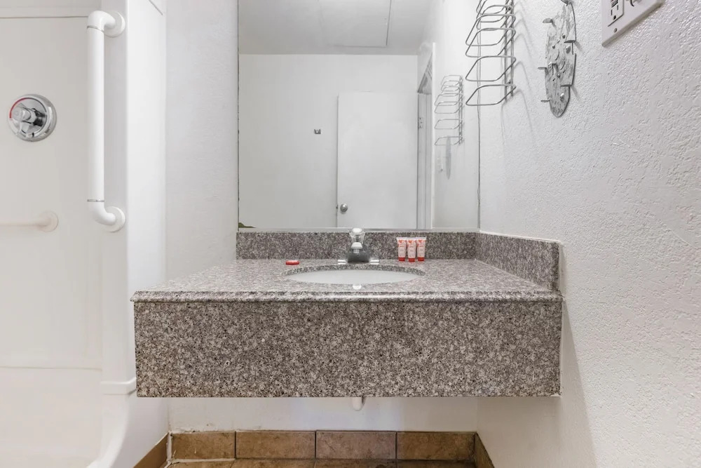 Super 8 Tulsa East in Tulsa, United States