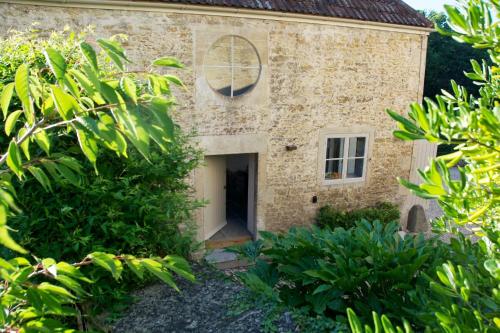 Ivythorpe Coach House — 5-Star Luxury Hotel in Bath, United Kingdom
