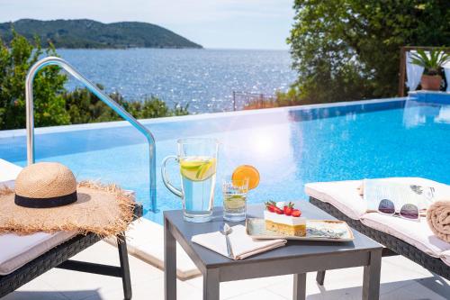 5 Bedroom Villa with Private Pool