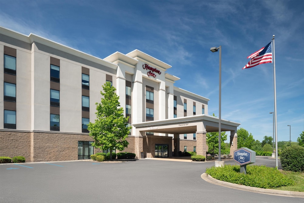 Hampton Inn Fairmont — Fairmont