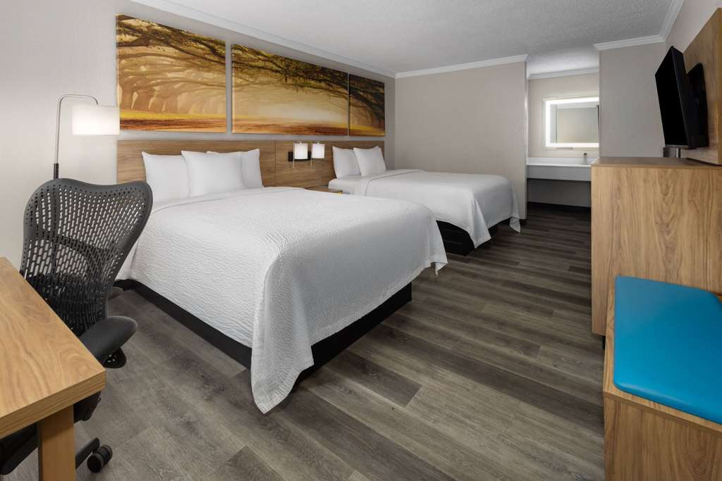 Days Inn by Wyndham Hinesville Near Fort Stewart - photo 26