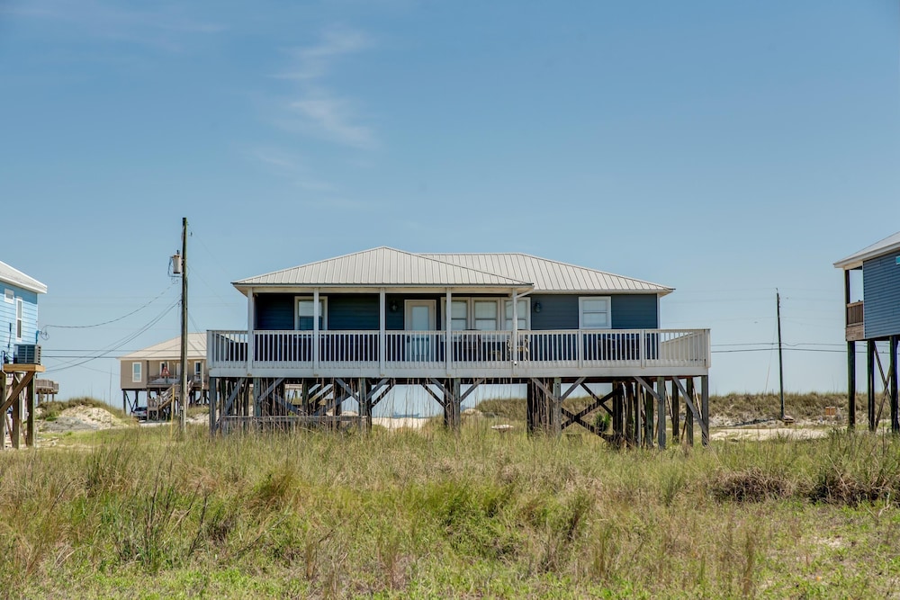 Saltaire 2440 Bienville in Dauphin Island, United States