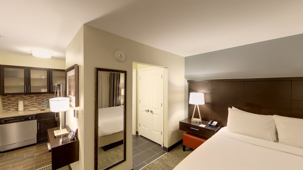 Staybridge Suites Ann Arbor Univ of Michigan by IHG - photo 11