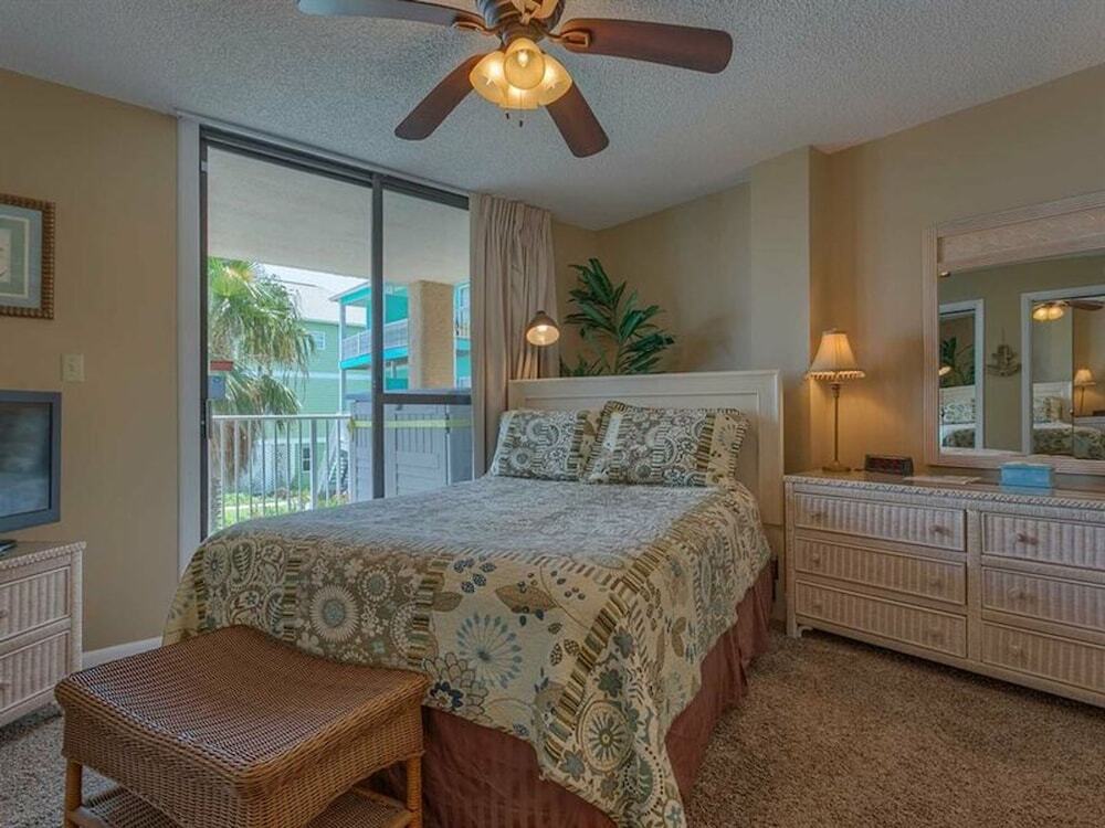 Compass Point by Meyer Vacation Rentals — 4-Star Luxury Hotel in Gulf Shores, United States