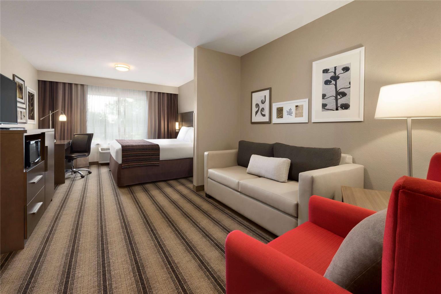 Country Inn & Suites by Radisson St. Cloud West MN - carbon neutral hotel in Saint Cloud