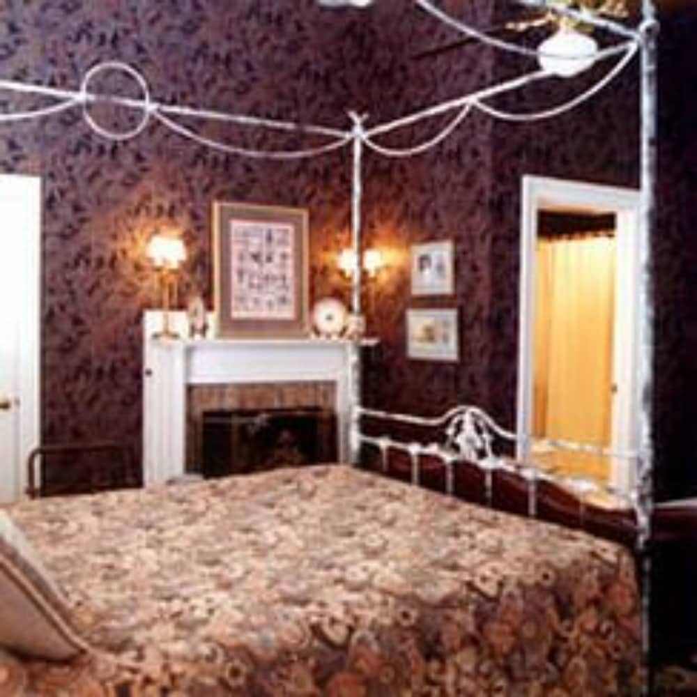 1842 Inn - photo 17
