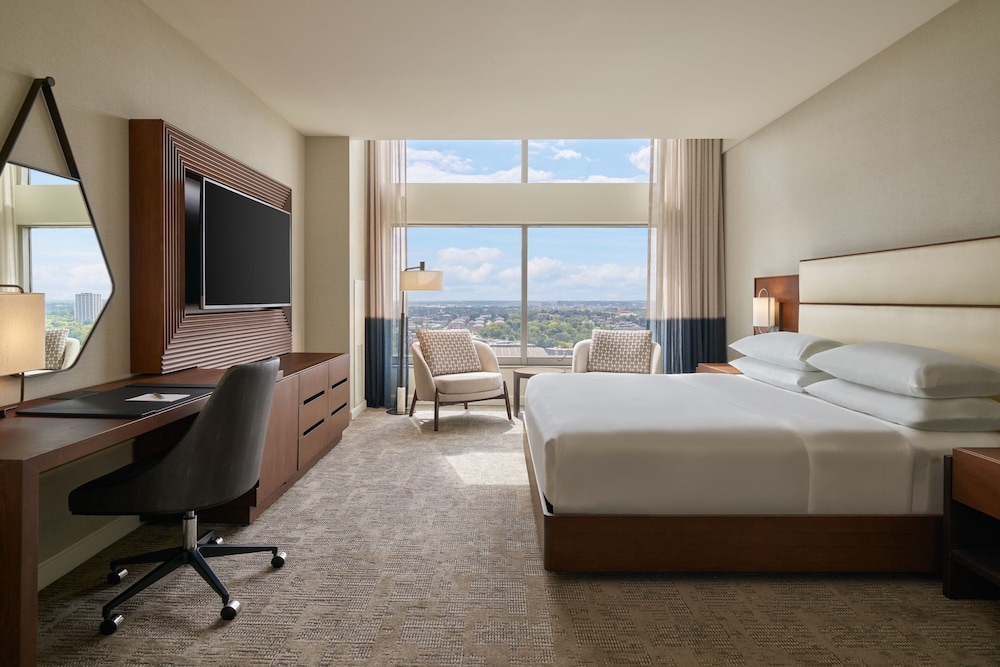Sheraton Kansas City Hotel at Crown Center - photo 18