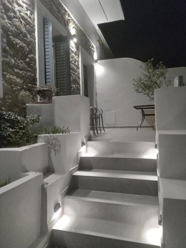 Angelouda's House 2BR 2 Υπνοδωμάτια Karystos Center — 4-Star Luxury Hotel in Karystos, Greece