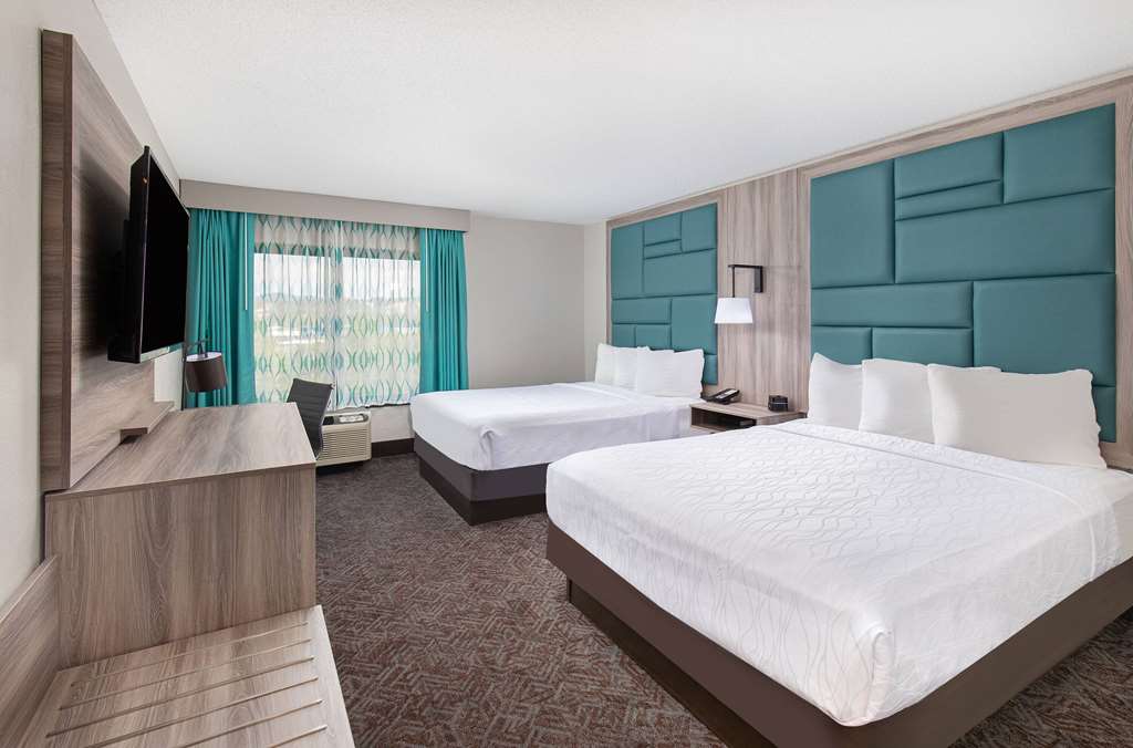 La Quinta Inn by Wyndham Pigeon Forge Dollywood - photo 11