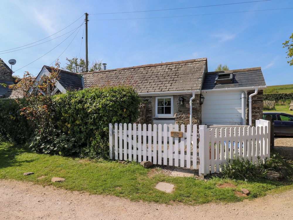 Toad Hall Cottage — 4-Star Luxury Hotel in Totnes, United Kingdom