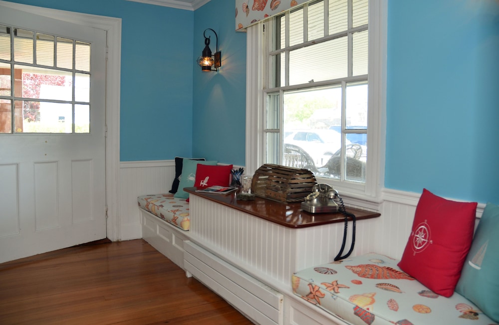 Beach Breeze Inn - photo 3