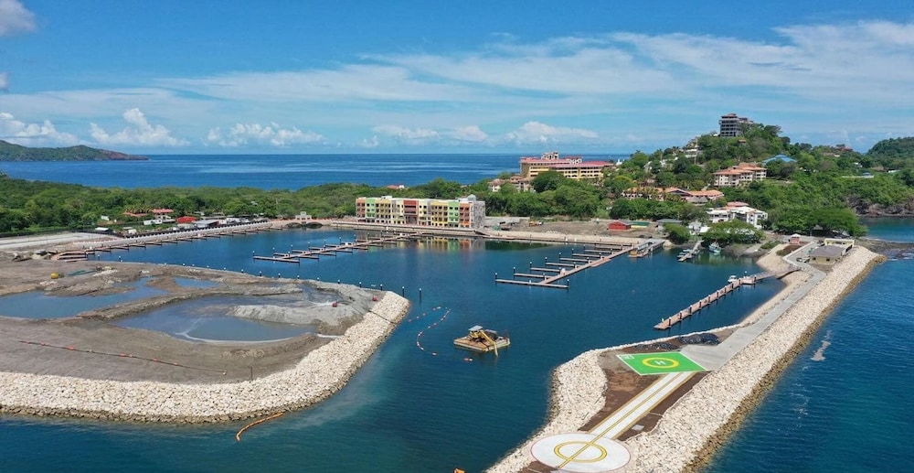 Casa de Iluminacion Gorgeous 5 BR oceanview Villa with private infinity Pool — 4-Star Luxury Hotel in Paraiso, Costa Rica