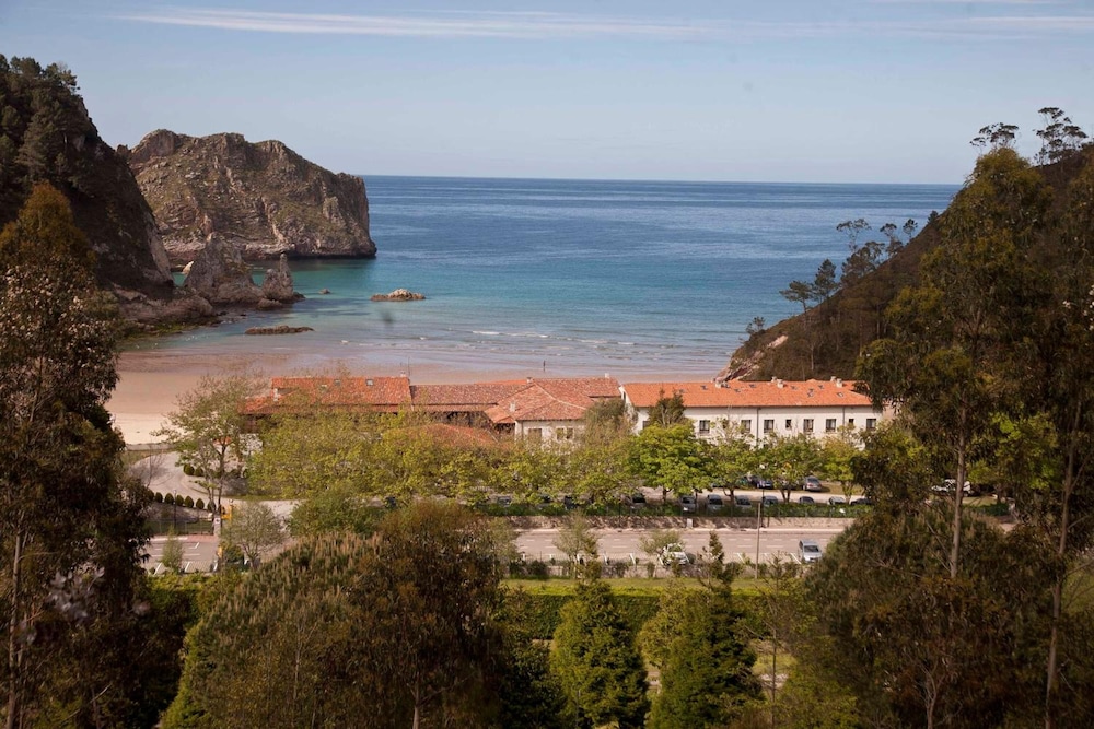 Mirador de la Franca — carbon neutral stay, Llanes