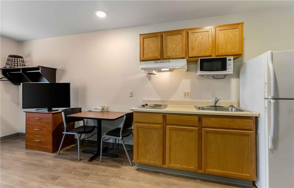 Extended Stay America Select Suites Phoenix Peoria Sun City - photo 8