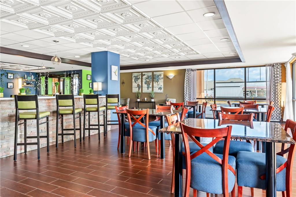Quality Inn & Suites near Robins Air Force Base - photo 67
