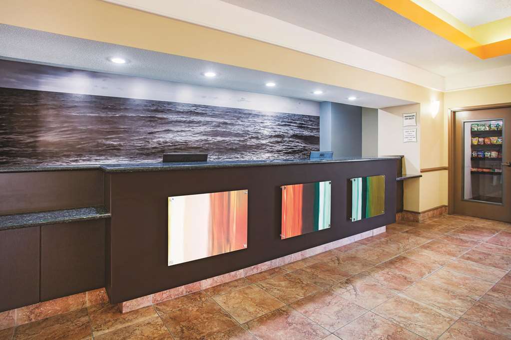 La Quinta Inn & Suites by Wyndham Kingsland Kings Bay - photo 5