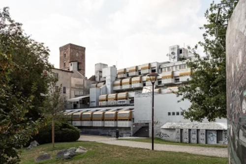 Espacio Serrart 325 — 4-Star Luxury Hotel in Ivrea, Italy