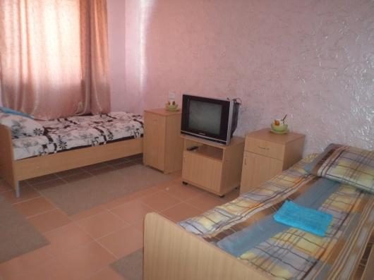 Semya - carbon neutral hotel in Uvat