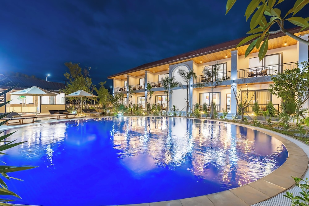 Paradise Mountain View Resort in Vangviang, Laos